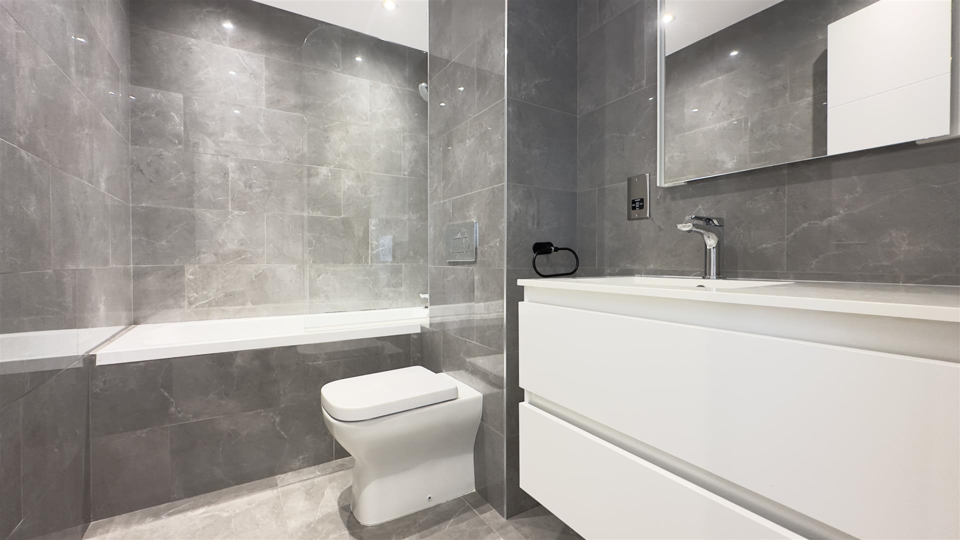 Image of Apartment - 3 Bedrooms - 2 Bathrooms for Sale in Arengos Gardens-Gibraltar, Image 10